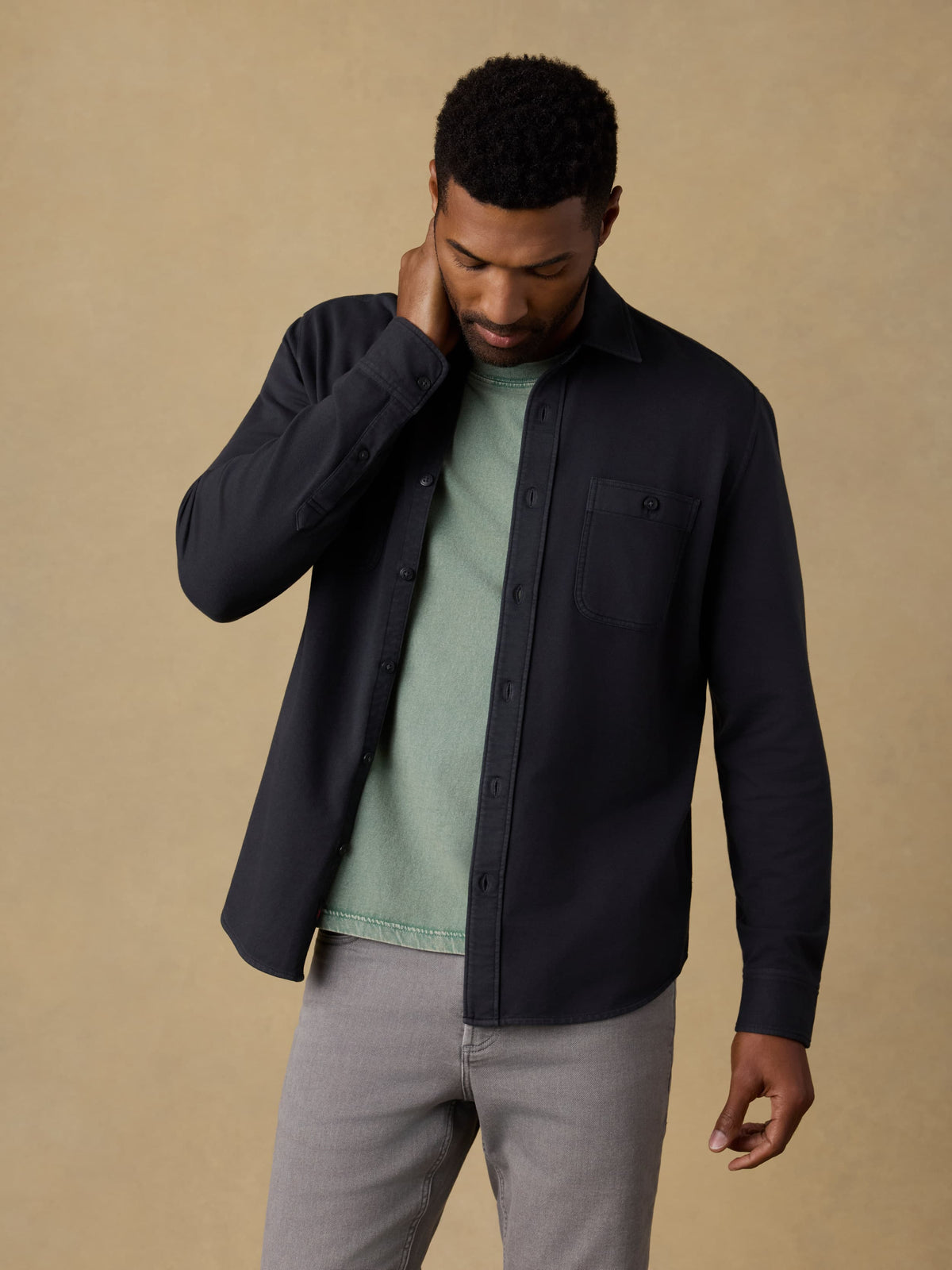 SP26-Faherty-Mens-MXF2507-WCL-FieldKnitShirt-WashedCharcoal_OM_FRONT_CROP_1_Web.jpg