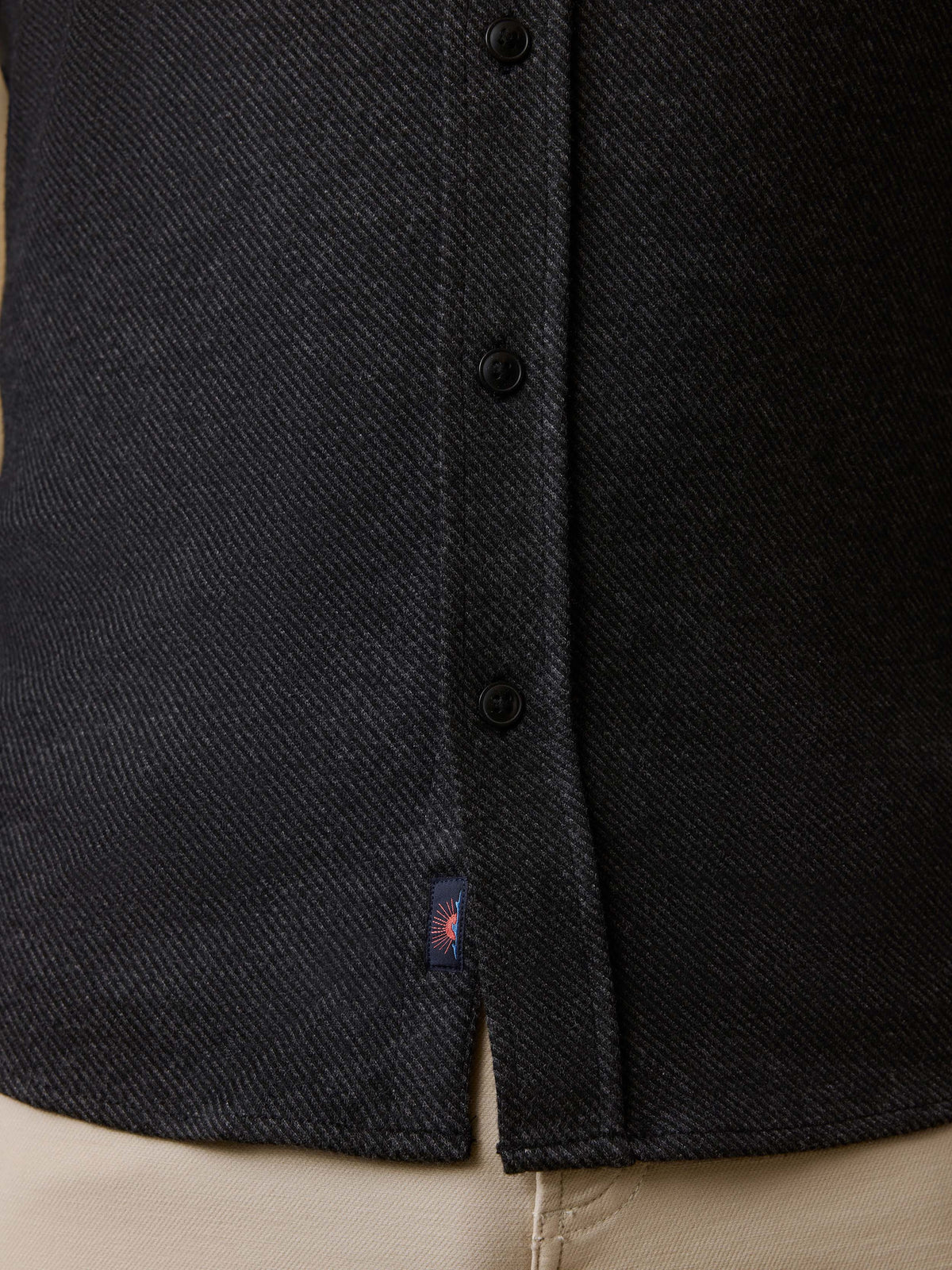 SP26-Faherty-Mens-MXH2309-HBT-LegendSweaterShirt_SinglePocket-HeatheredBlackTwill_OM_DETAIL1_1_Web.jpg