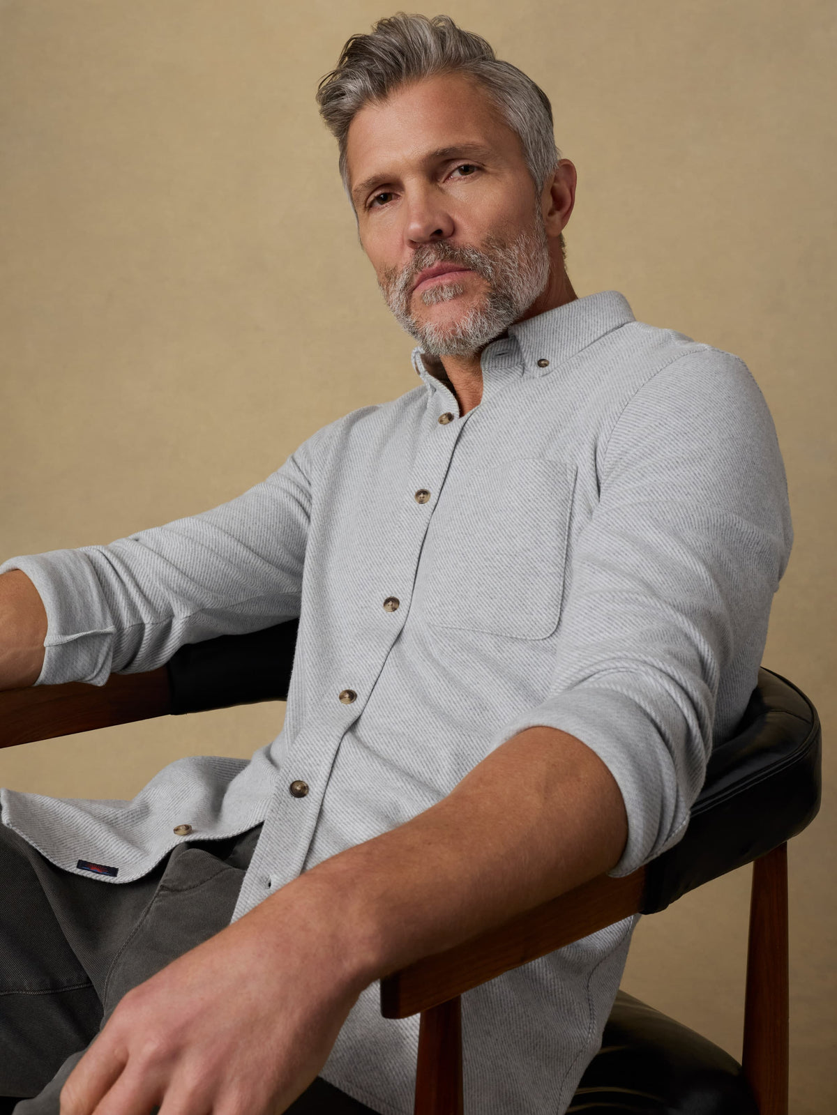 SP26-Faherty-Mens-MXH2309-LHG-LegendSweaterShirt_SinglePocket-LightHeatherGrey_OM_EDITORIAL_1_Web.jpg