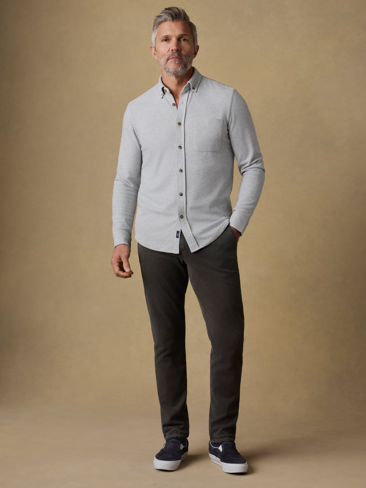 SP26-Faherty-Mens-MXH2309-LHG-LegendSweaterShirt_SinglePocket-LightHeatherGrey_OM_FULL_BODY_1_Web.jpg