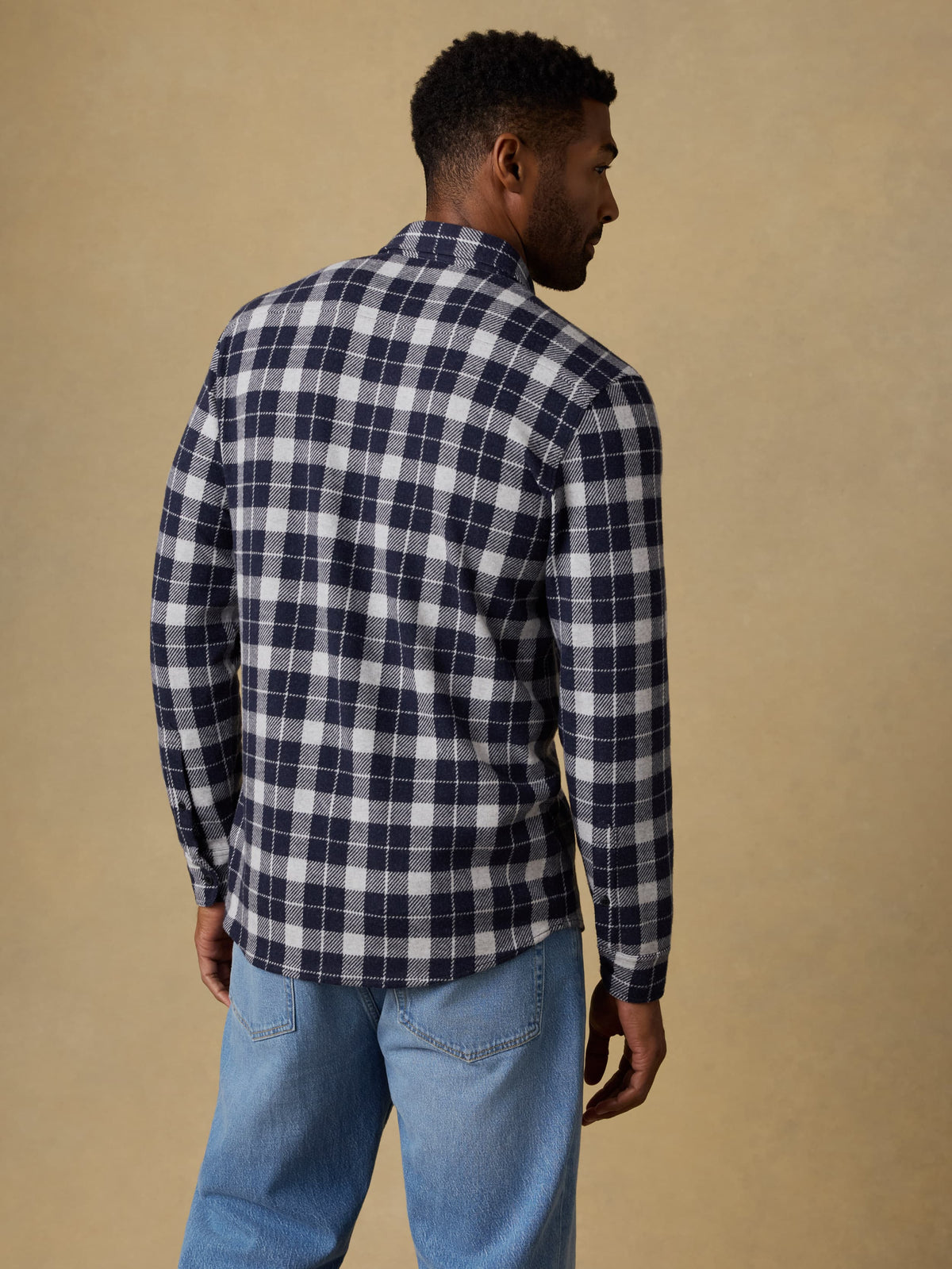 SP26-Faherty-Mens-MXH2309-MII-LegendSweaterShirt_SinglePocket-MidnightLakePlaid_OM_BACK_CROP_1_Web.jpg