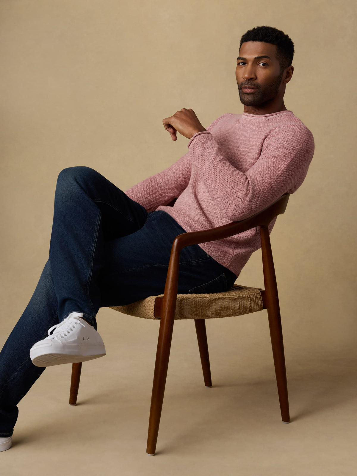 SP26-Faherty-Mens-MYS2625-ADB-SunwashedDocksideSweater-Adobe_OM_EDITORIAL_1_Web.jpg