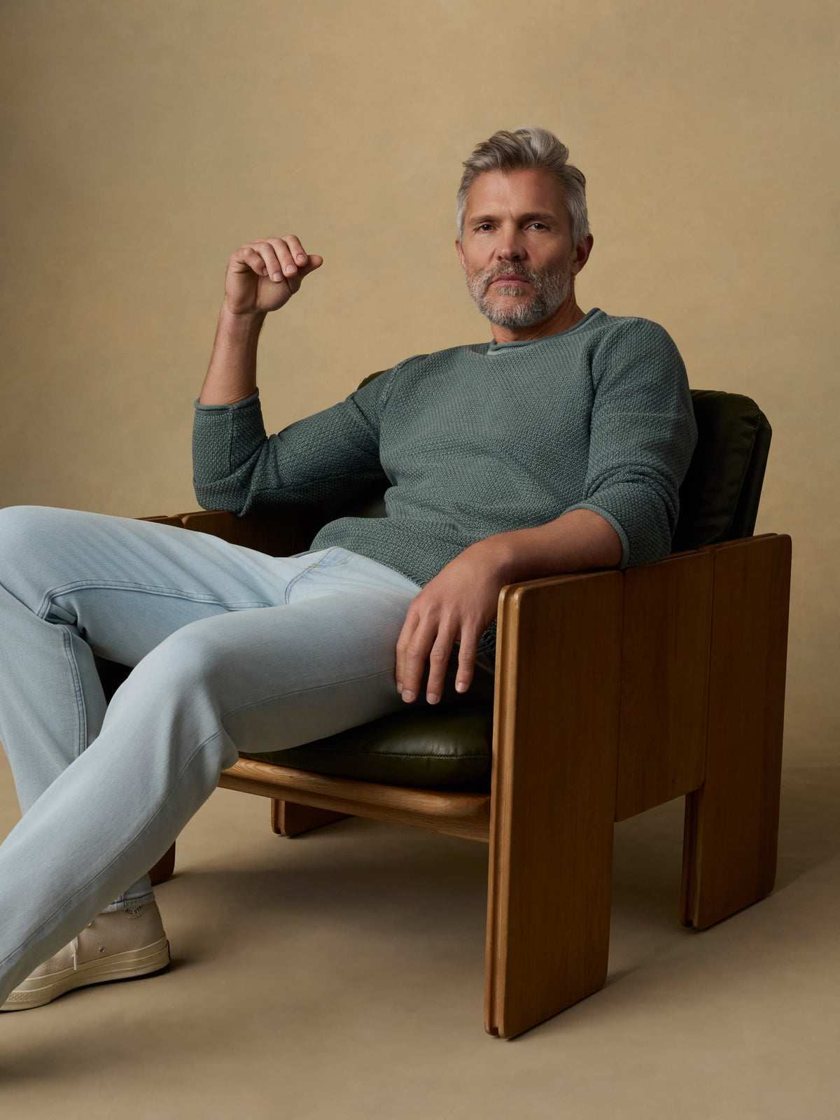 SP26-Faherty-Mens-MYS2625-MOV-SunwashedDocksideSweater-MountainOlive_OM_EDITORIAL_2_Web.jpg