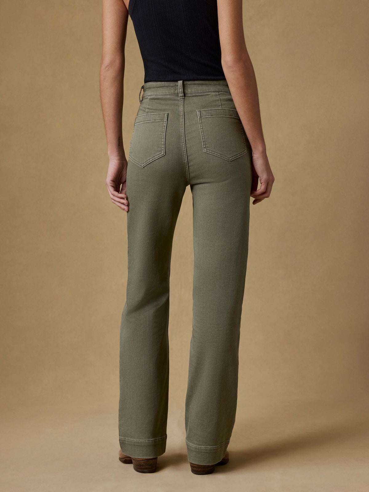 SP26-Faherty-Womens-WBF2501-ISO-StretchTerryPatchPocketPant-IslandOlive_OM_BACK_CROP_1_Web.jpg