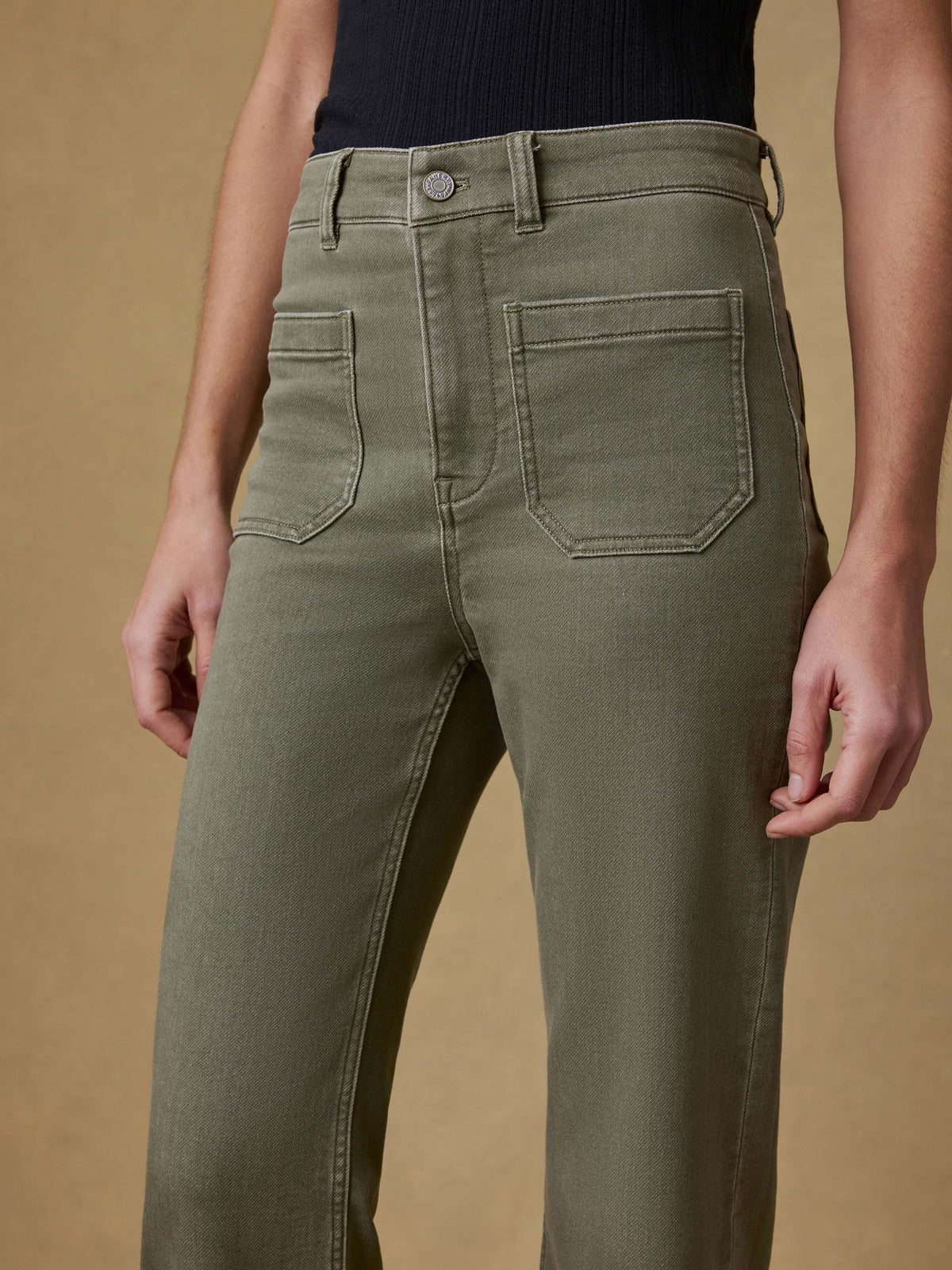 SP26-Faherty-Womens-WBF2501-ISO-StretchTerryPatchPocketPant-IslandOlive_OM_DETAIL1_1_Web.jpg