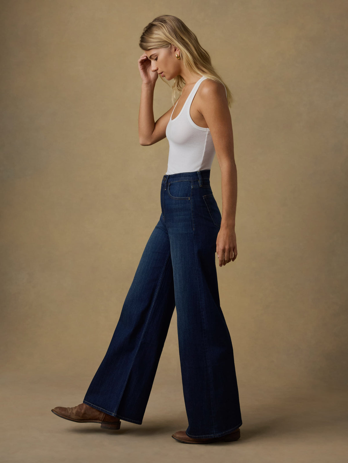 SP26-Faherty-Womens-WBH2545-ARK-SaturdayDenimWideLeg-DarkSeaWash_OM_FULL_BODY_2_Web.jpg