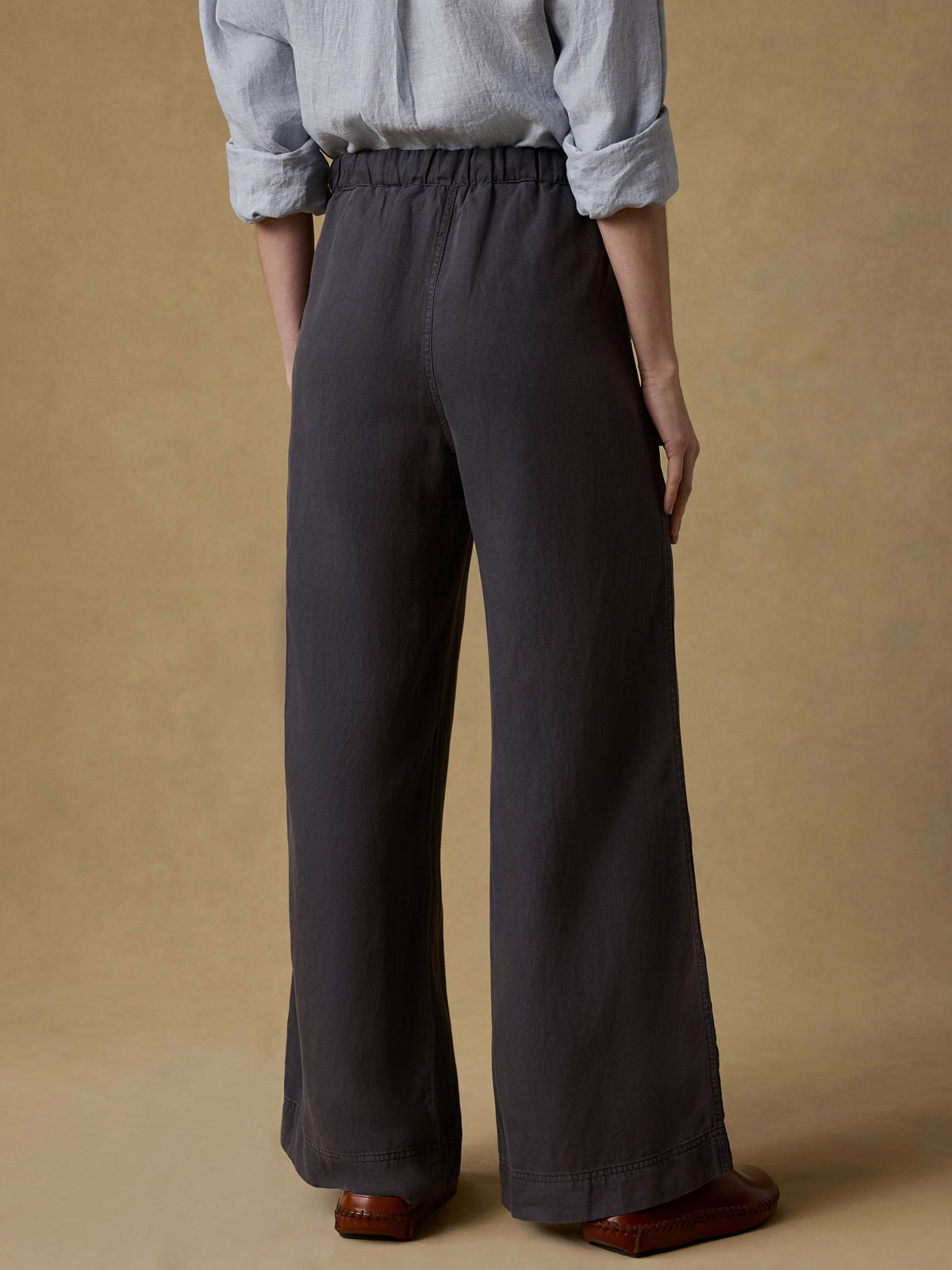 SP26-Faherty-Womens-WBS2522-WBK-Topanga_Drape_Pant-Washed_Black_OM_BACK_CROP_1_Web.jpg