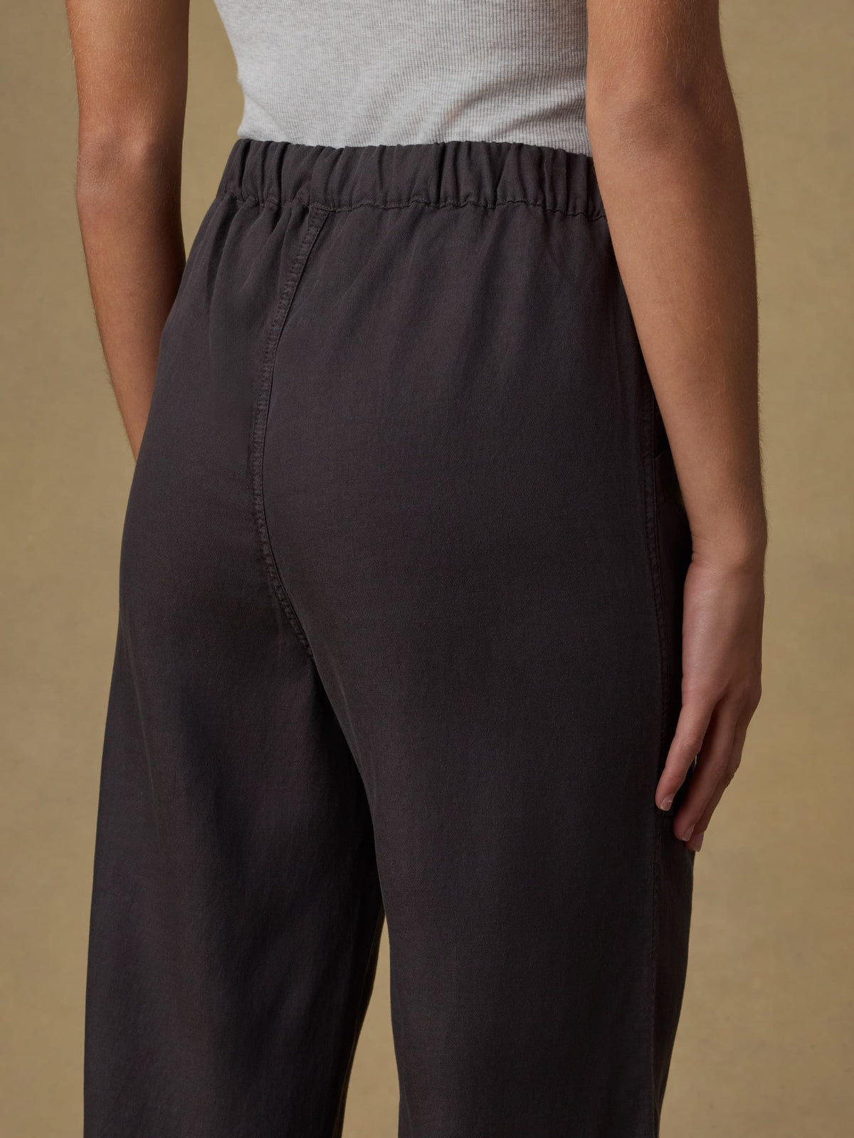 SP26-Faherty-Womens-WBS2648-WBK-TopangaDrapeAnklePant-WashedBlack_OM_DETAIL2_1_Web.jpg
