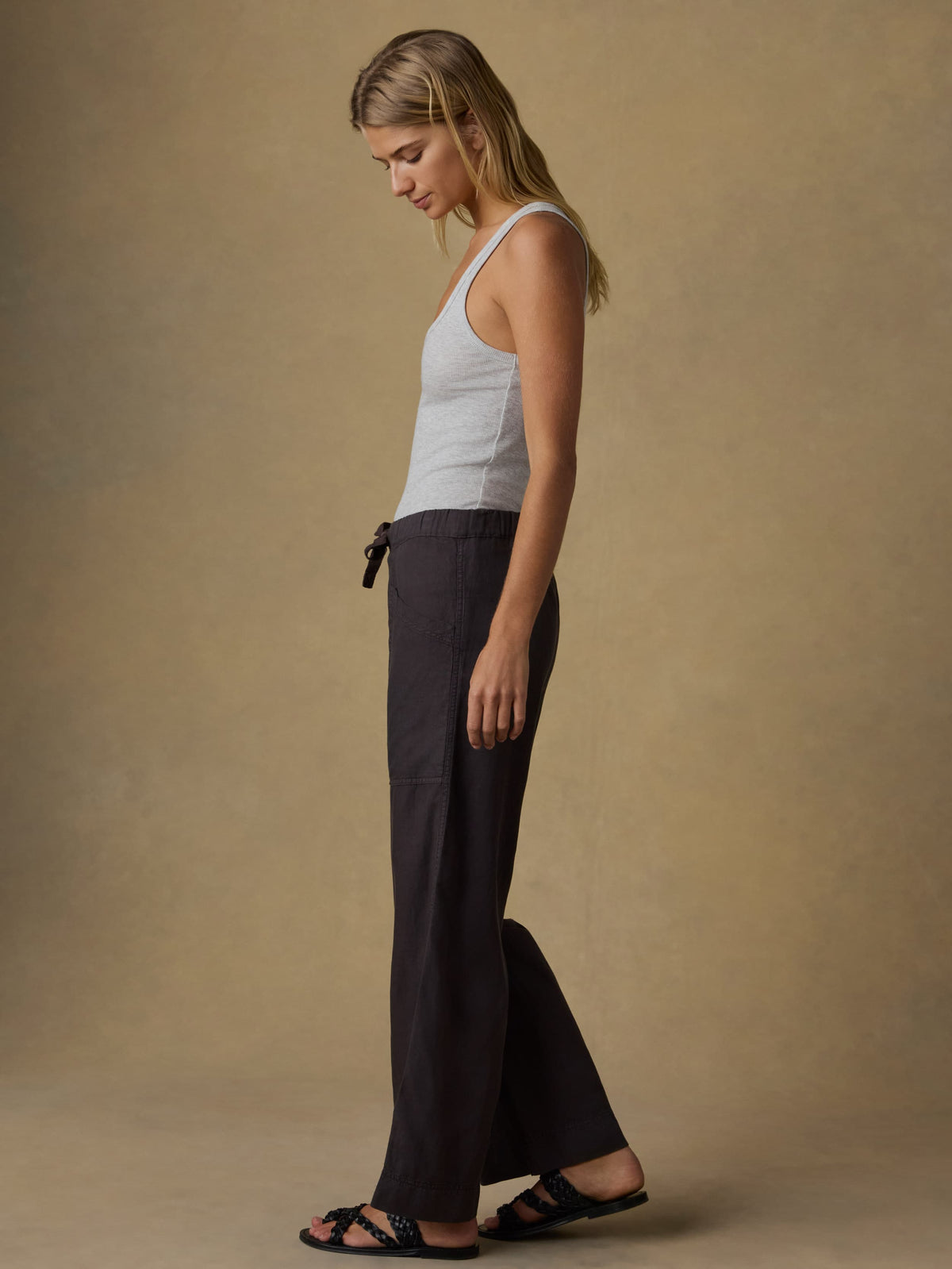 SP26-Faherty-Womens-WBS2648-WBK-TopangaDrapeAnklePant-WashedBlack_OM_EDITORIAL_1_Web.jpg