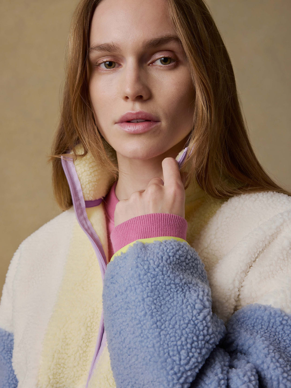 SP26-Faherty-Womens-WOH2532-ATT-FiresideFleecePullover-PastelSunset_OM_DETAIL2_2_Web.jpg