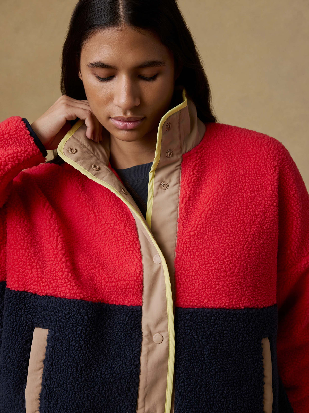 SP26-Faherty-Womens-WOH2533-AMU-FiresideFleeceJacket-CampfireSunset_OM_DETAIL2_1_Web.jpg