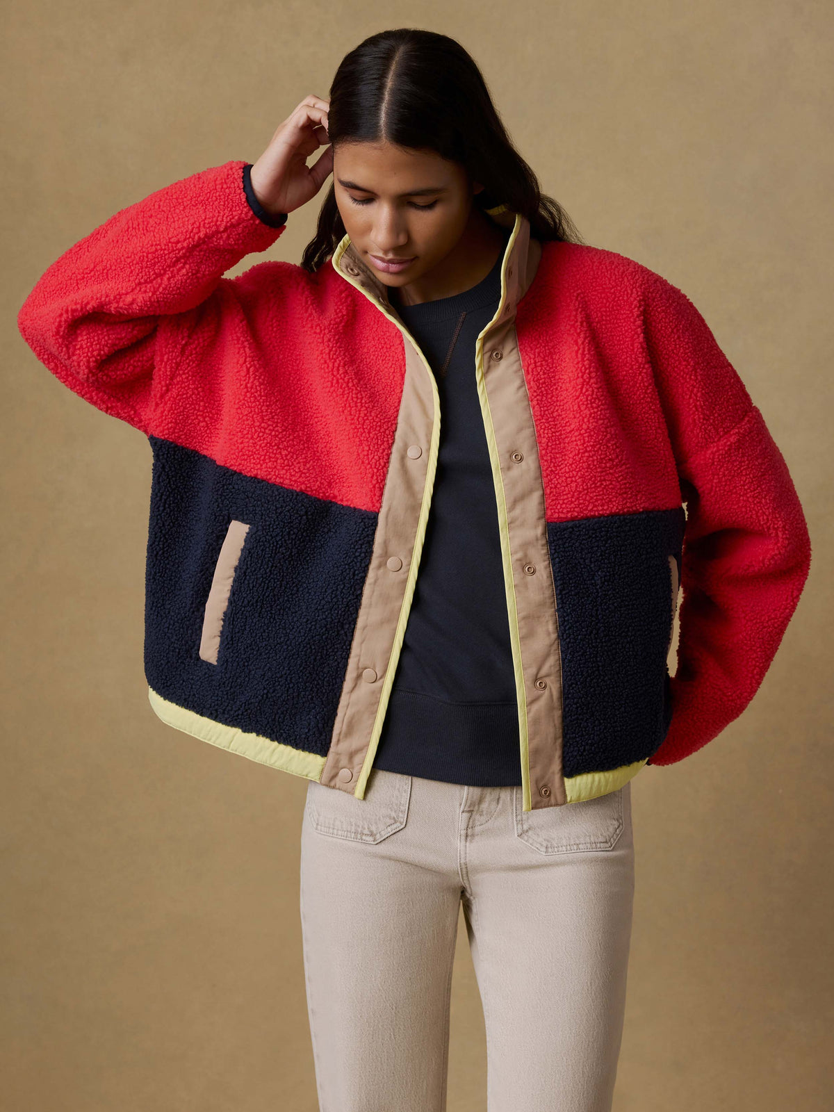 SP26-Faherty-Womens-WOH2533-AMU-FiresideFleeceJacket-CampfireSunset_OM_EDITORIAL_1_Web.jpg