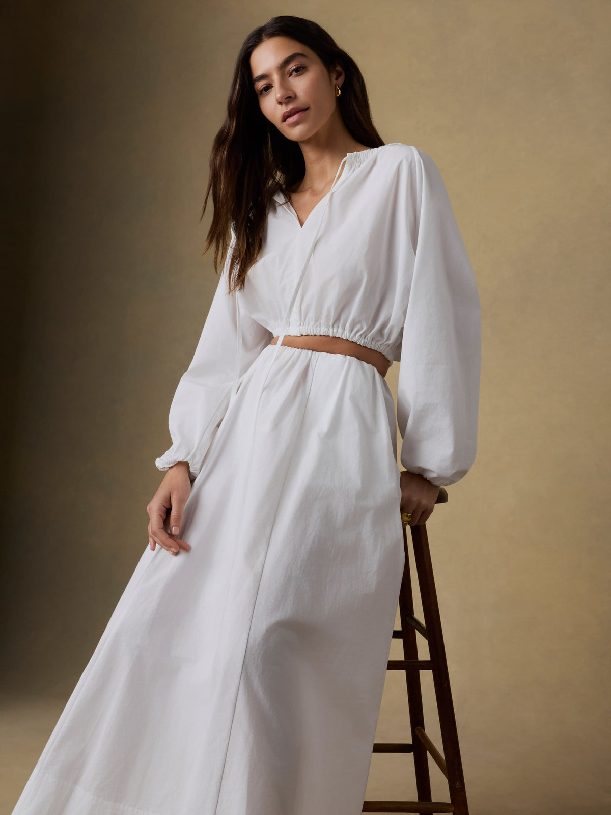 SP26-Faherty-Womens-WTS2610-WHT-CoastalPoplinNeraTop-White_OM_EDITORIAL_1_Web.jpg
