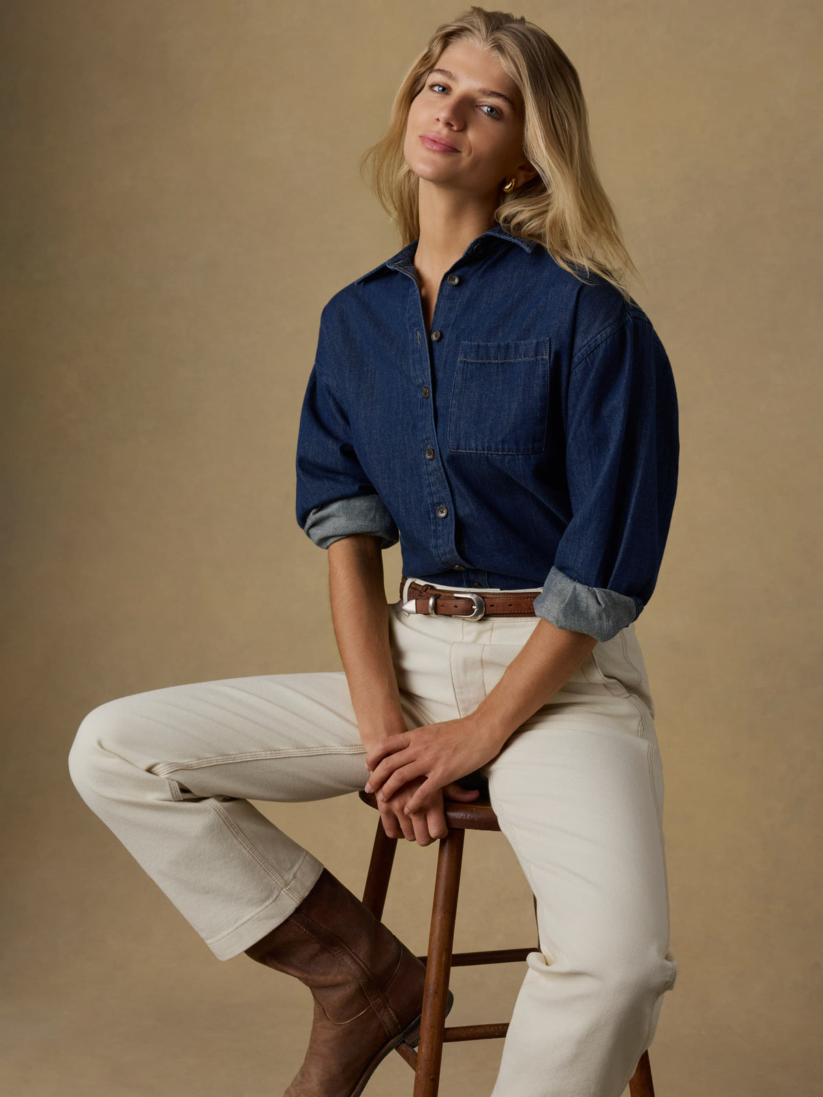 SP26-Faherty-Womens-WWH2524-ARK-SunfairDenimShirt-DarkSeaWash_OM_EDITORIAL_1_Web.jpg
