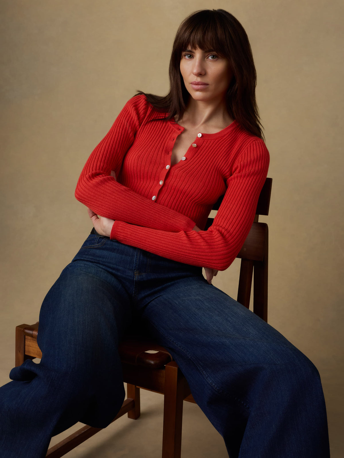SP26-Faherty-Womens-WYS2617-POY-MiramarLinenCrewneckCardigan-PoppyRed_OM_EDITORIAL_2_Web.jpg