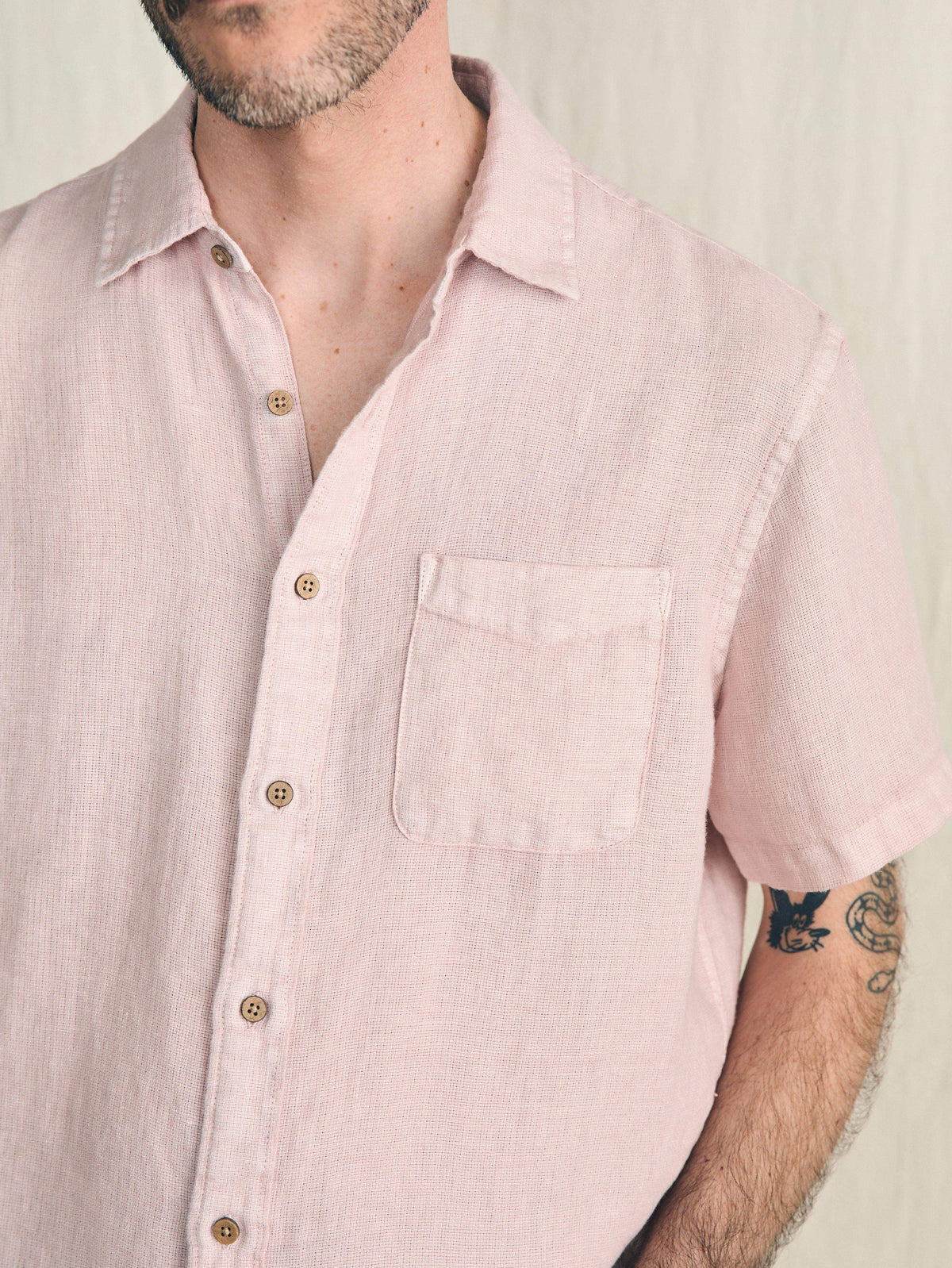 SU24-faherty-MWU2301-CMV-ss-palma-linen-shirt-coastal-mauve_OM_DETAIL1_1.jpg