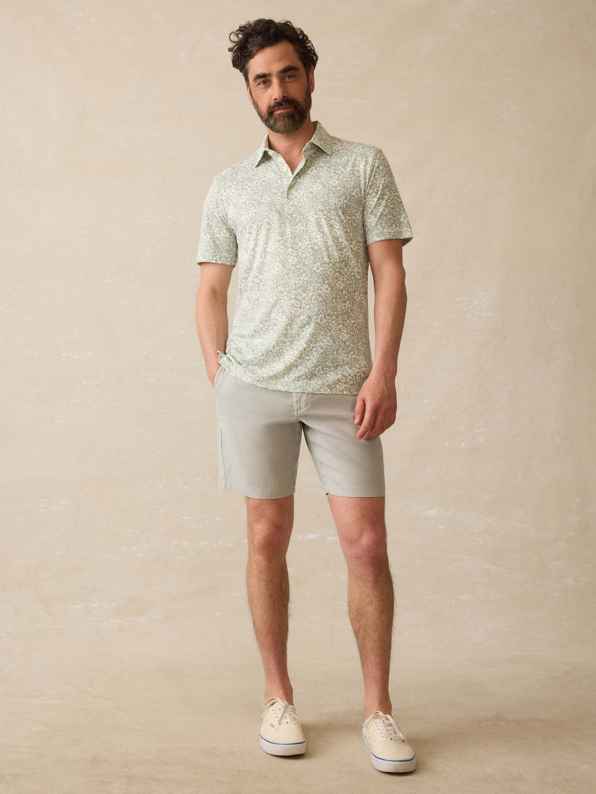 SU25-FAHERTY-MENS-MKS2525-DHI-SsMovementPiquePolo-DustySageHilo_OM_FULL_BODY_1.jpg