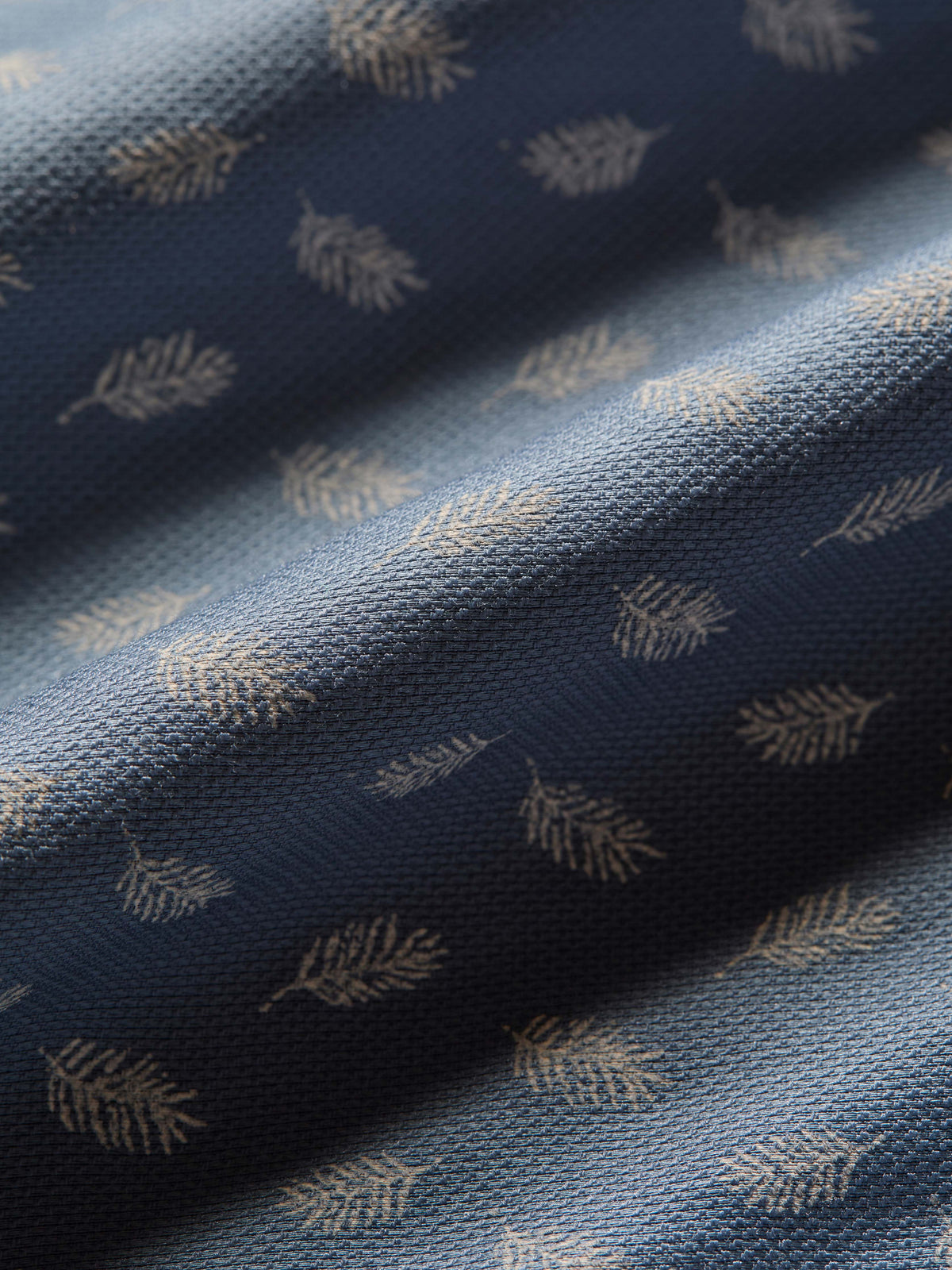 SU25-FAHERTY-MENS-MWS2507-MPF-MARKETING-SsMovementMonterreyShirt-MarinePalmFoliage_LAYDOWN_FRONT_1.jpg
