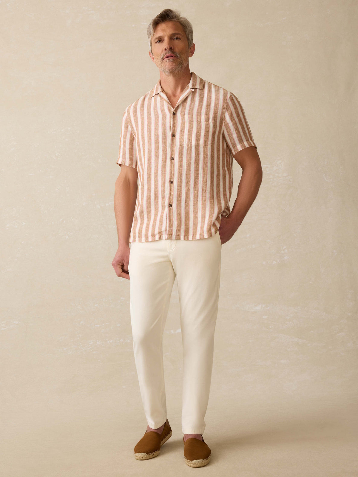 SU25-FAHERTY-MENS-MWS2523-SIV-SsPalmaLinenCampShirt-SiennaValleyStripe_OM_FULL_BODY_1.jpg