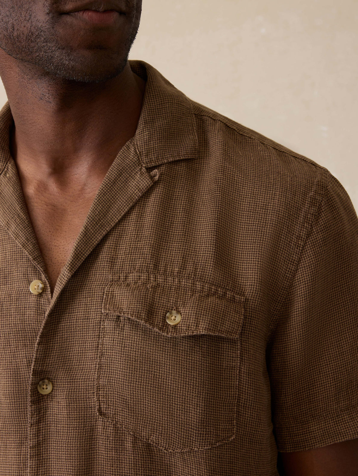 SU25-FAHERTY-MENS-MWS2541-DOK-SsReserveBasqueCampShirt-DarkOakwoodPincheck_OM_DETAIL1_1.jpg