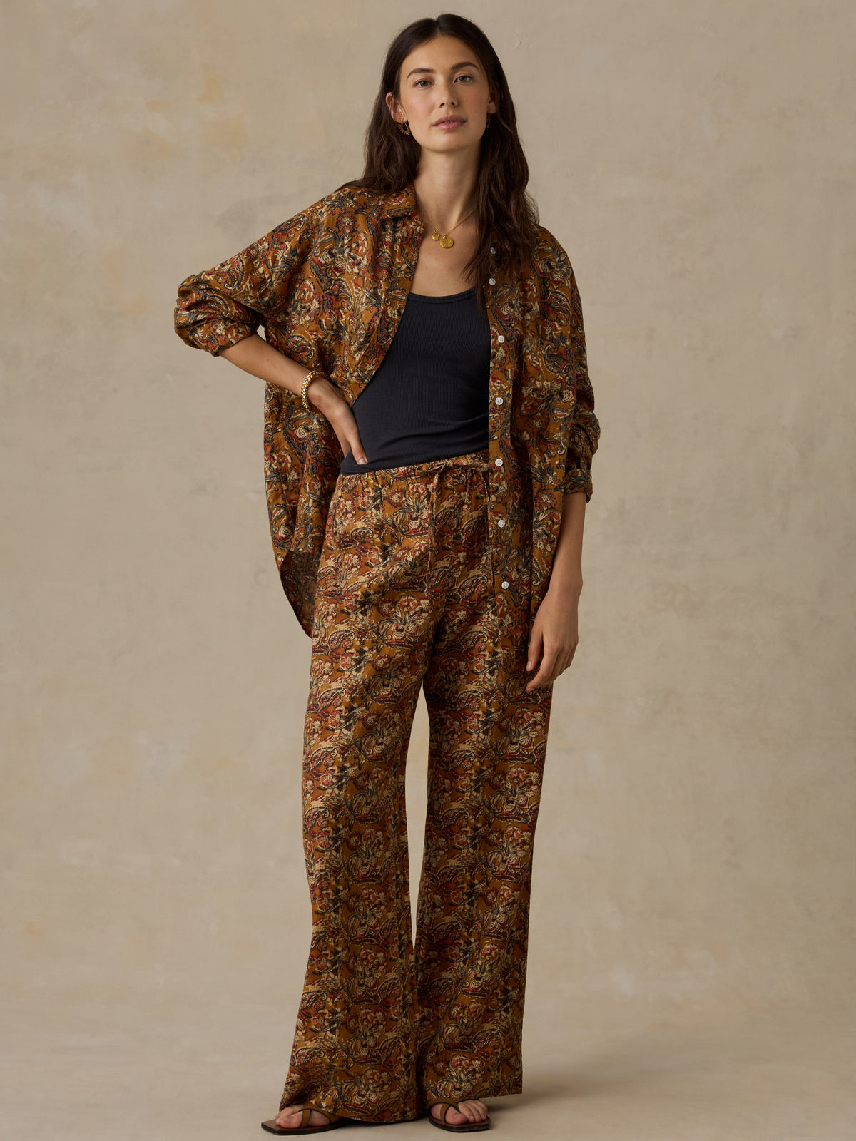 WBF2601-VGZ_Laidback_Linen_Pant_OM_FULL_BODY_1_Web.jpg