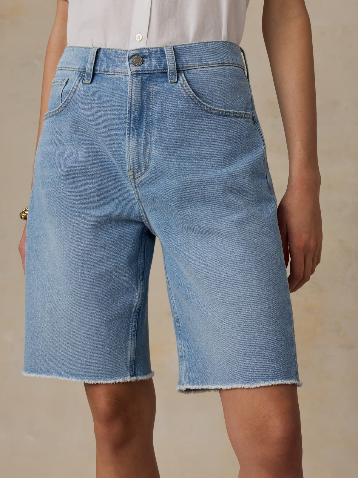 WBU2624-BAA_Boyfriend_Denim_Short_OM_DETAIL_2.jpg