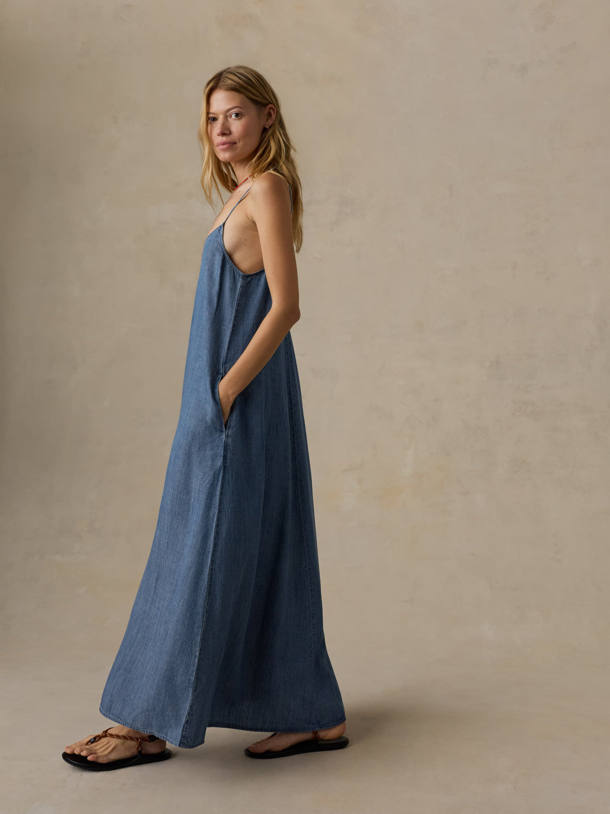 WDU2657-RMX_Tried___True_Chambray_Slip_Dress_OM_EDITORIAL_1_Web.jpg