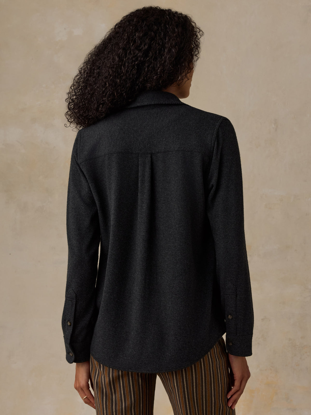 WKC0001-HBT_Legend_Sweater_Shirt_OM_BACK_CROP_1_Web.jpg