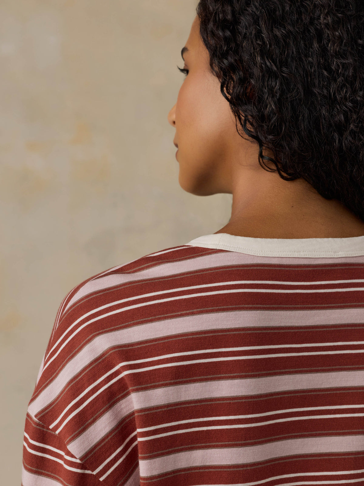 WKF2501-EWO_Sunwashed_Ls_Retro_Tee_OM_DETAIL2_1_Web.jpg