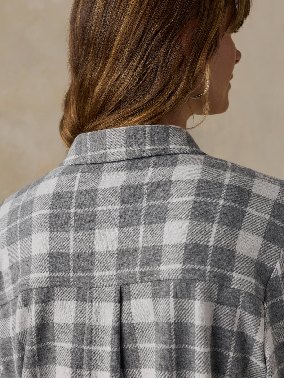 WKF2537-ZHP_Legend_Sweater_Classic_Shirt_OM_DETAIL_1_Web.jpg