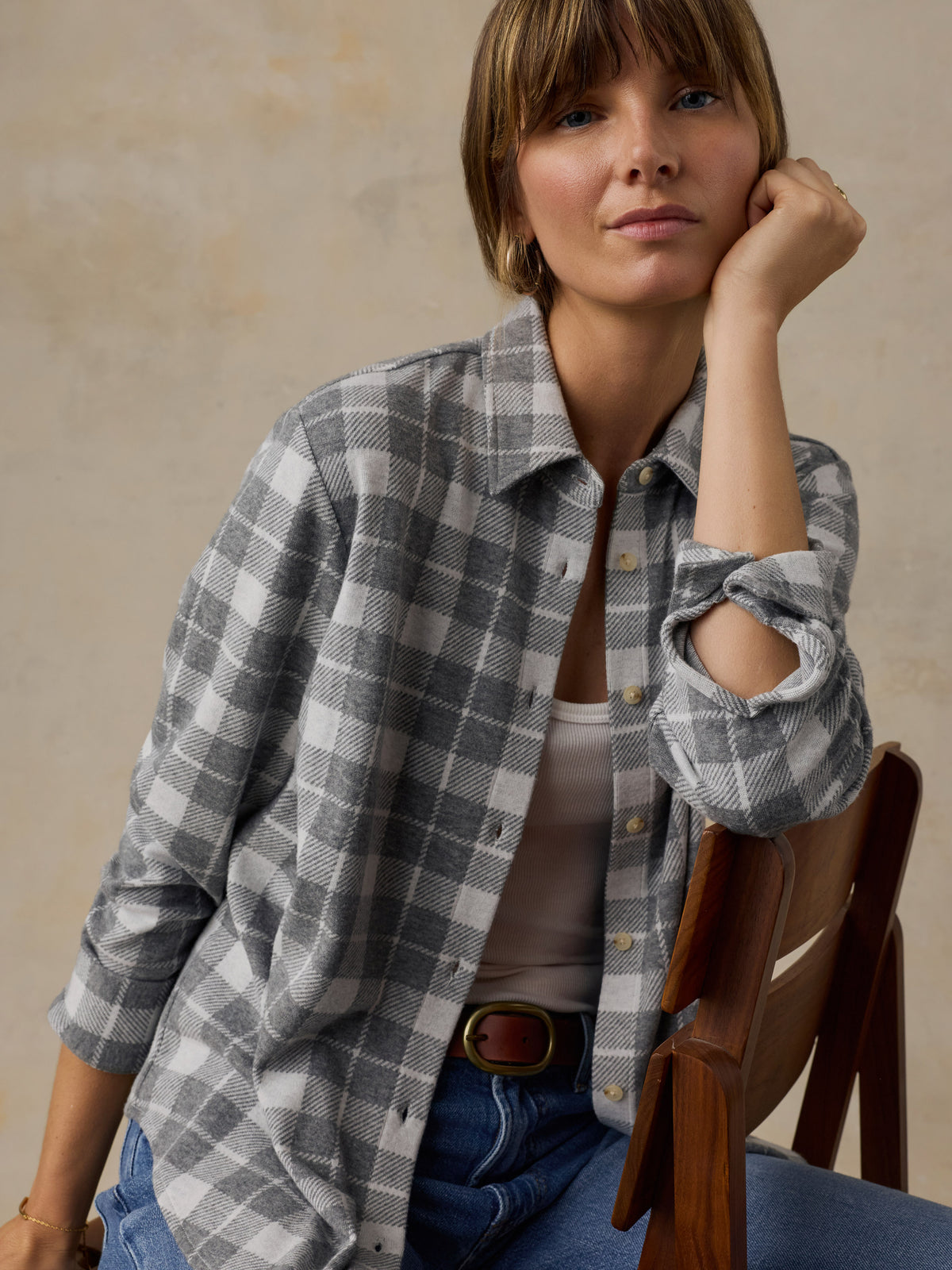 WKF2537-ZHP_Legend_Sweater_Classic_Shirt_OM_EDITORIAL_1_Web.jpg