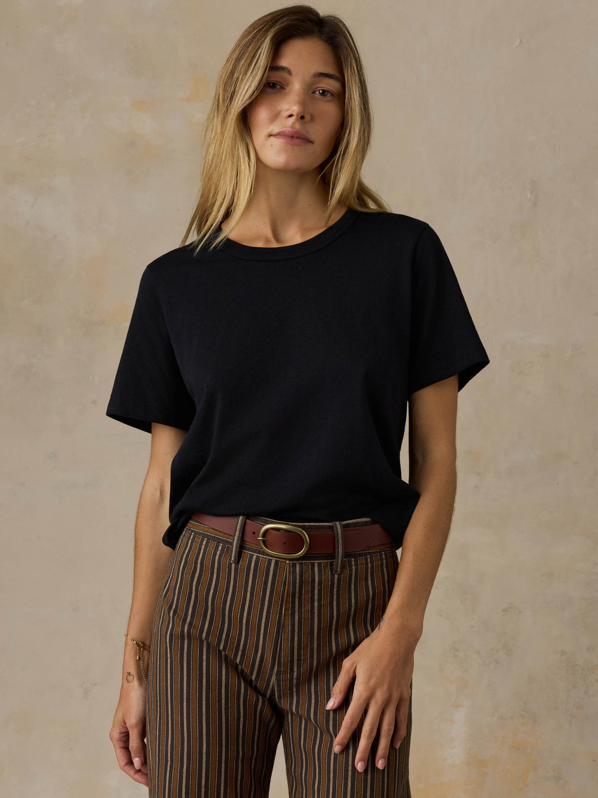 WKS2503-BLK_Sunwashed_Essential_Tee_OM_FRONT_CROP_1_Web.jpg