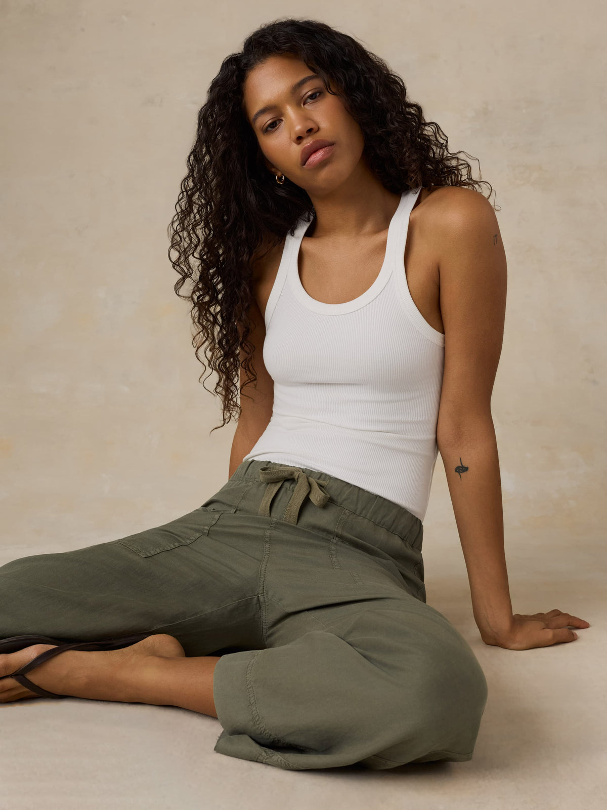 WKS2616-WHT_Surfside_Rib_Tank_OM_EDITORIAL_1_Web.jpg