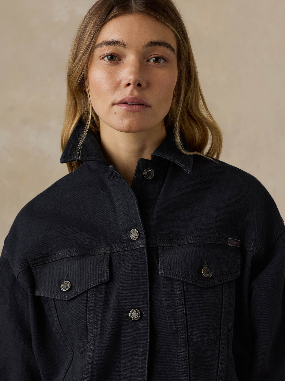 WOF2605-WBK_Driftwood_Denim_Jacket_OM_DETAIL_1_Web.jpg