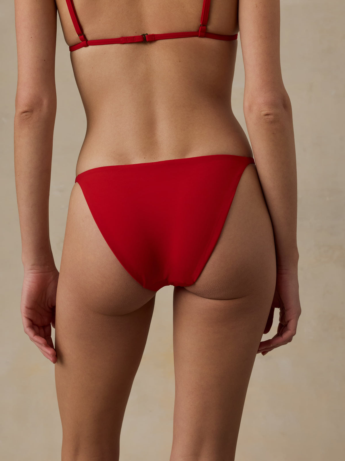WSU2617-TYR_Solstice_Bottom_OM_DETAIL_1_Web.jpg