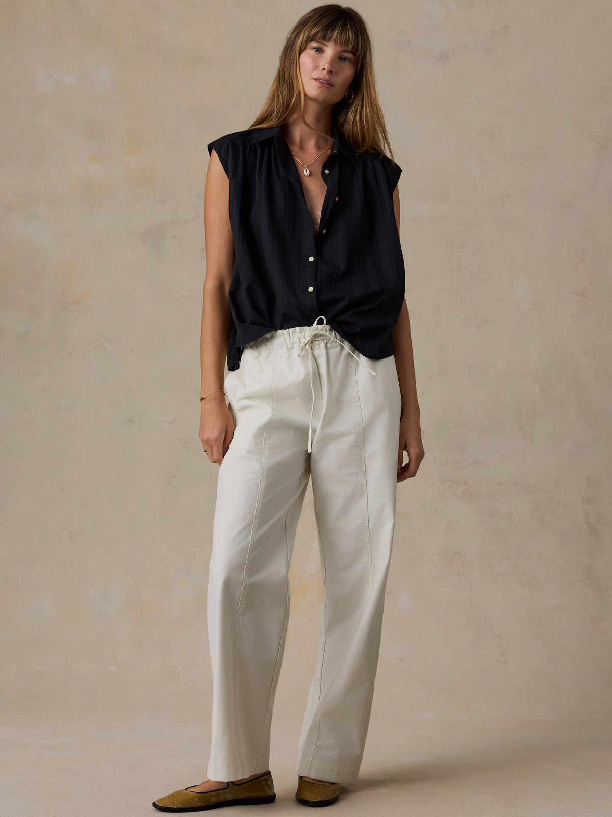 WTF2613-BLK_Heirloom_Dobby_Lucia_Top_OM_FULL_BODY_1_Web.jpg