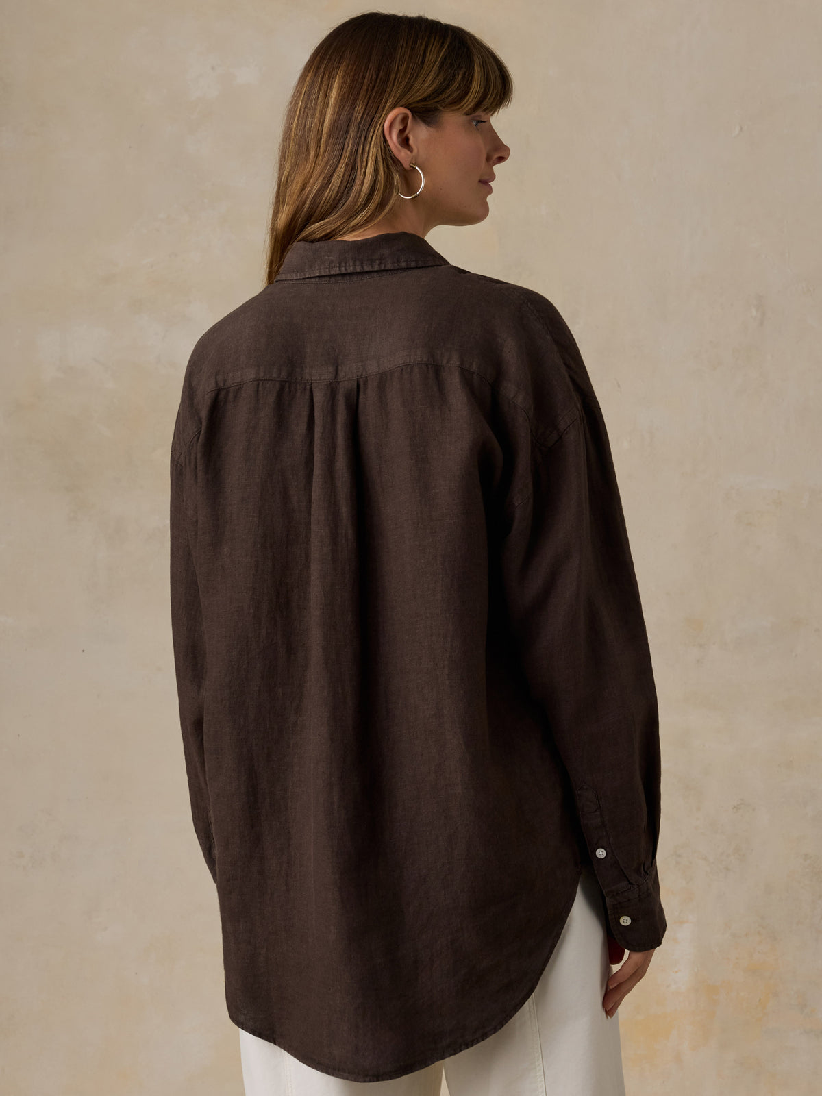 WWU2601-DSX_Laguna_Linen_Relaxed_Shirt_OM_BACK_CROP_1_Web.jpg