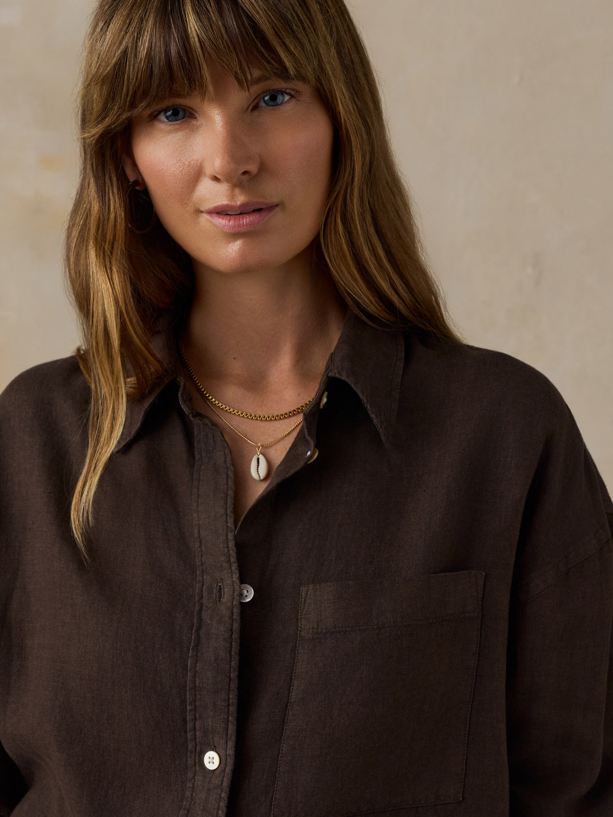 WWU2601-DSX_Laguna_Linen_Relaxed_Shirt_OM_DETAIL_2_Web.jpg