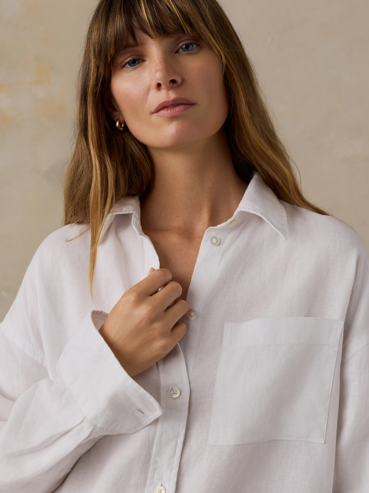 WWU2601-WHT_Laguna_Linen_Relaxed_Shirt_OM_DETAIL_3_Web.jpg