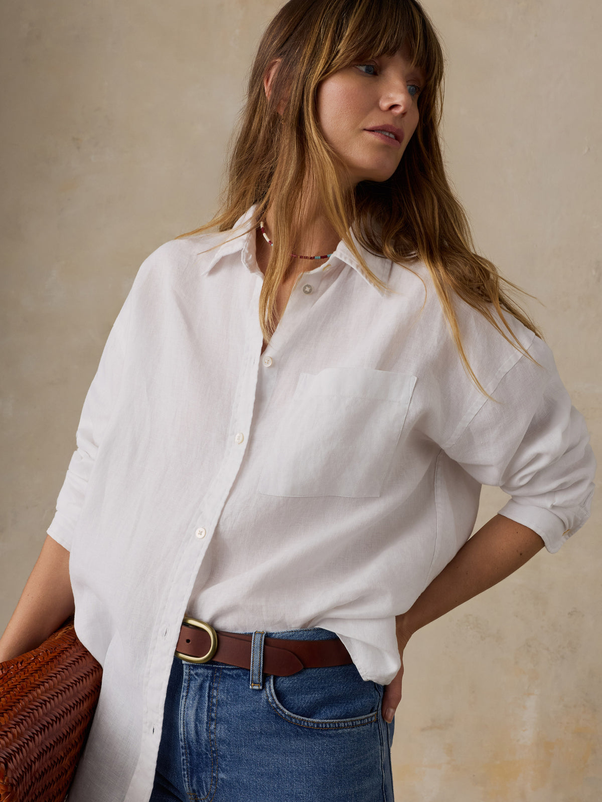 WWU2601-WHT_Laguna_Linen_Relaxed_Shirt_OM_EDITORIAL_1_Web.jpg